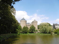 lassay-les-chateaux 44843077401 o