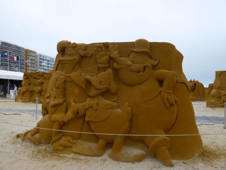 sculpture-de-sable-disney 44144543332 o