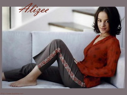 Alizee19