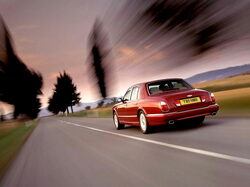BentleyArnageRedLabel03